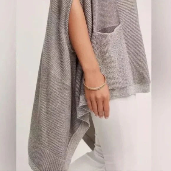 MOTH for ANTHROPOLOGIE Gray Knit Madison Park Poncho, size XS/S - Picture 3 of 10